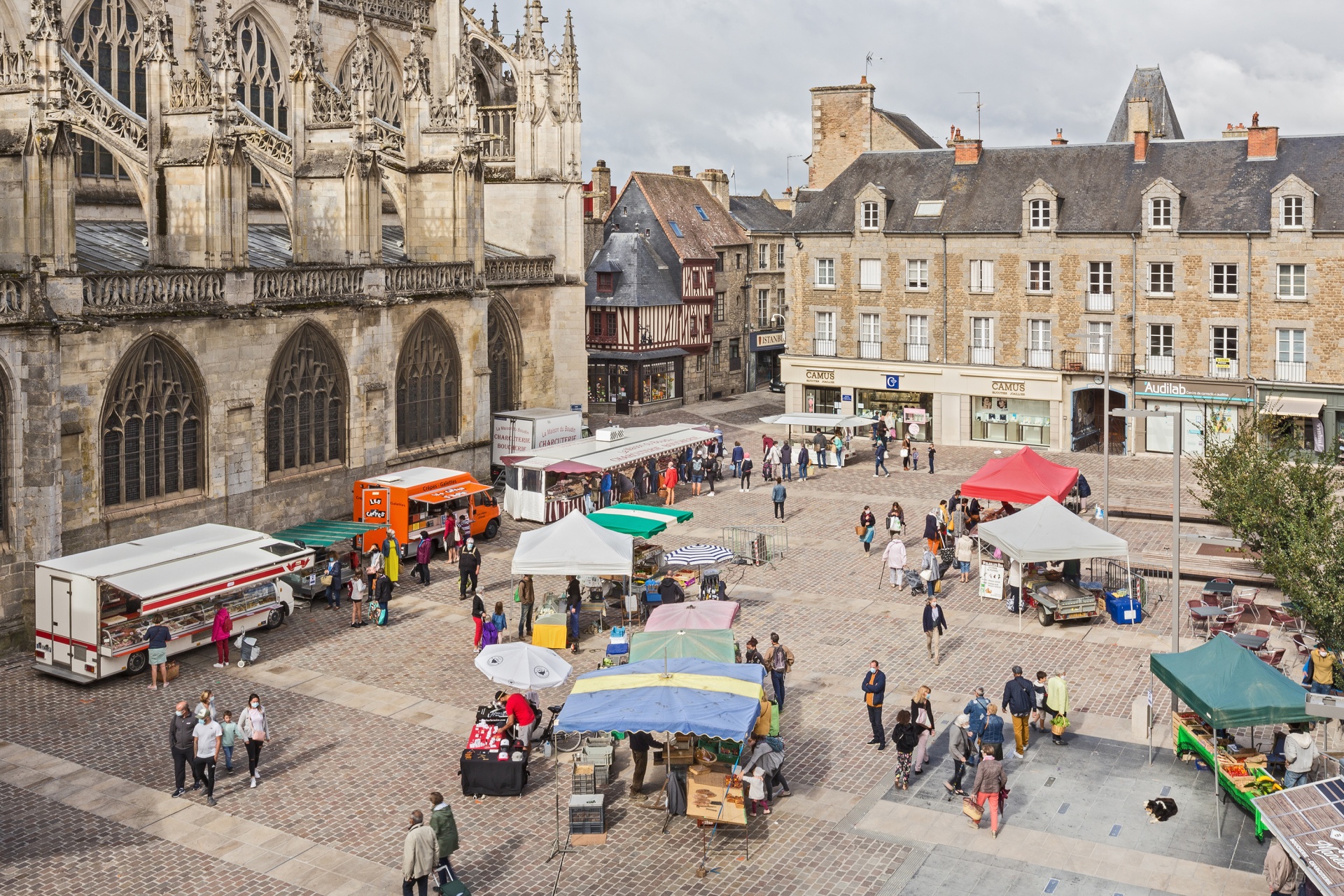 PLACE DE LA MAGDELEINE