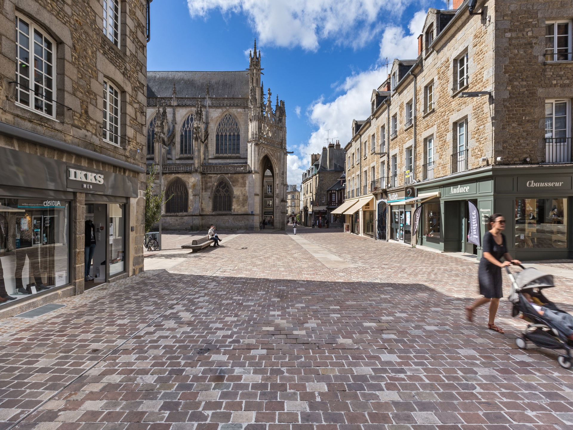 PLACE DE LA MAGDELEINE