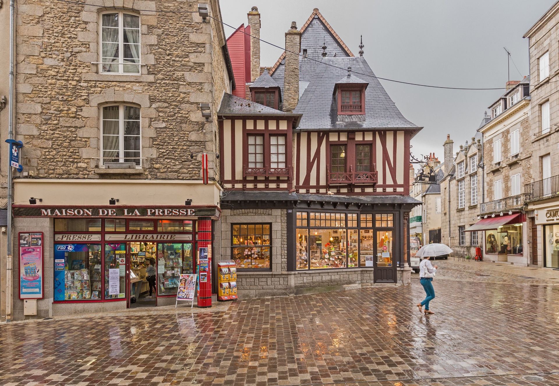 PLACE DE LA MAGDELEINE