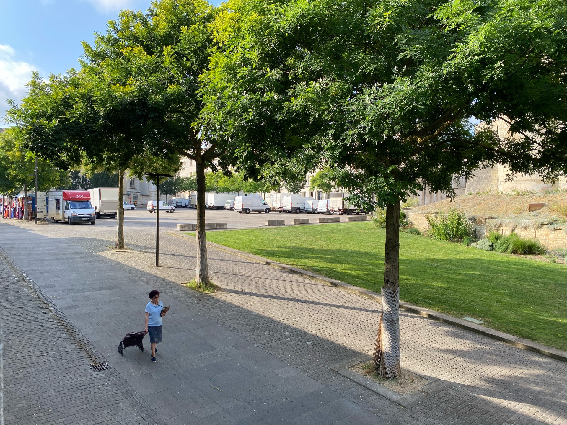 PLACE DU DONJON