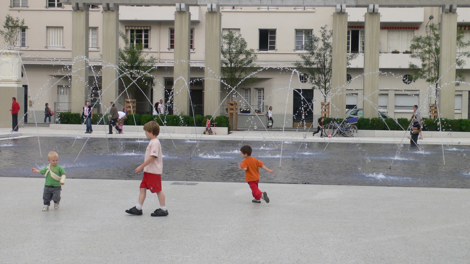 PLACE LAZARE GOUJON